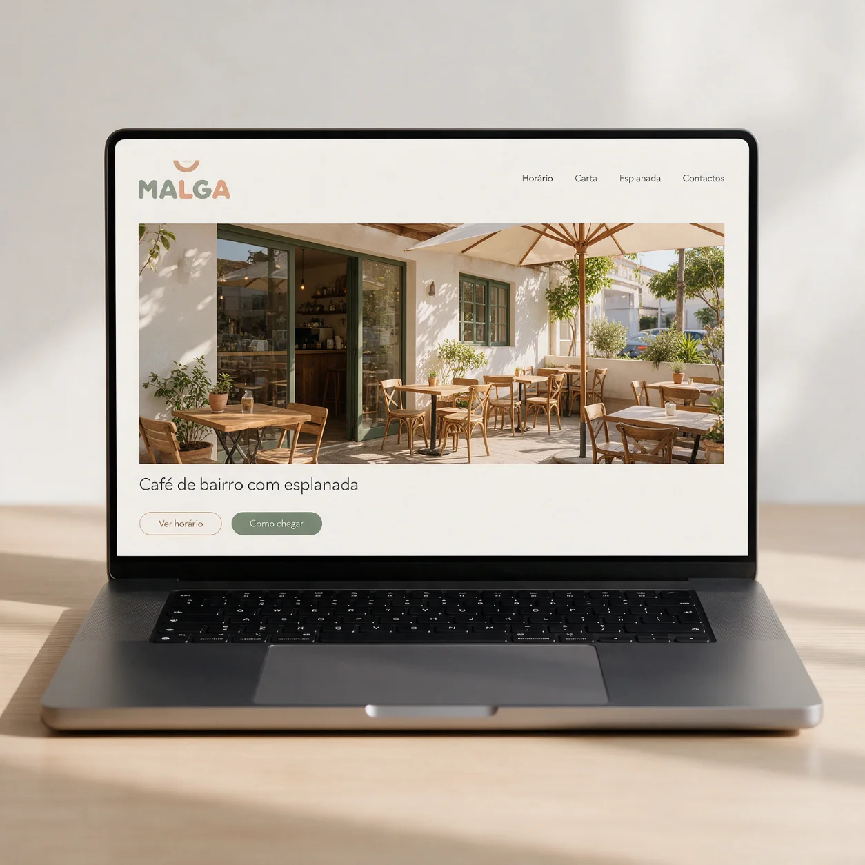 Exemplo de criação de sites para cafés: o site num portátil