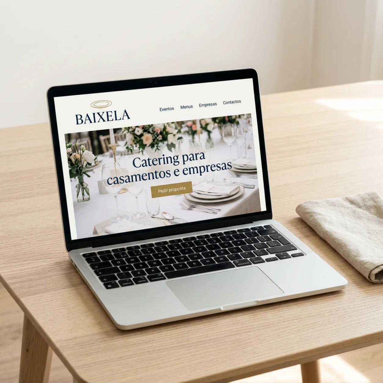Exemplo de criação de sites para empresas de catering: os menus num portátil Exemplo de criação de sites para empresas de catering: os menus num portátil