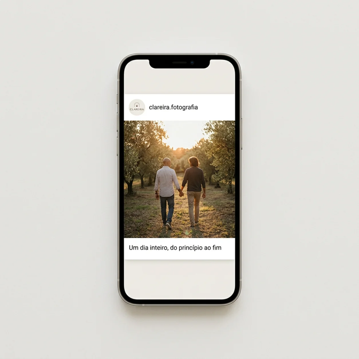 Publicação com uma fotografia de casamento de um fotógrafo Publicação com uma fotografia de casamento de um fotógrafo