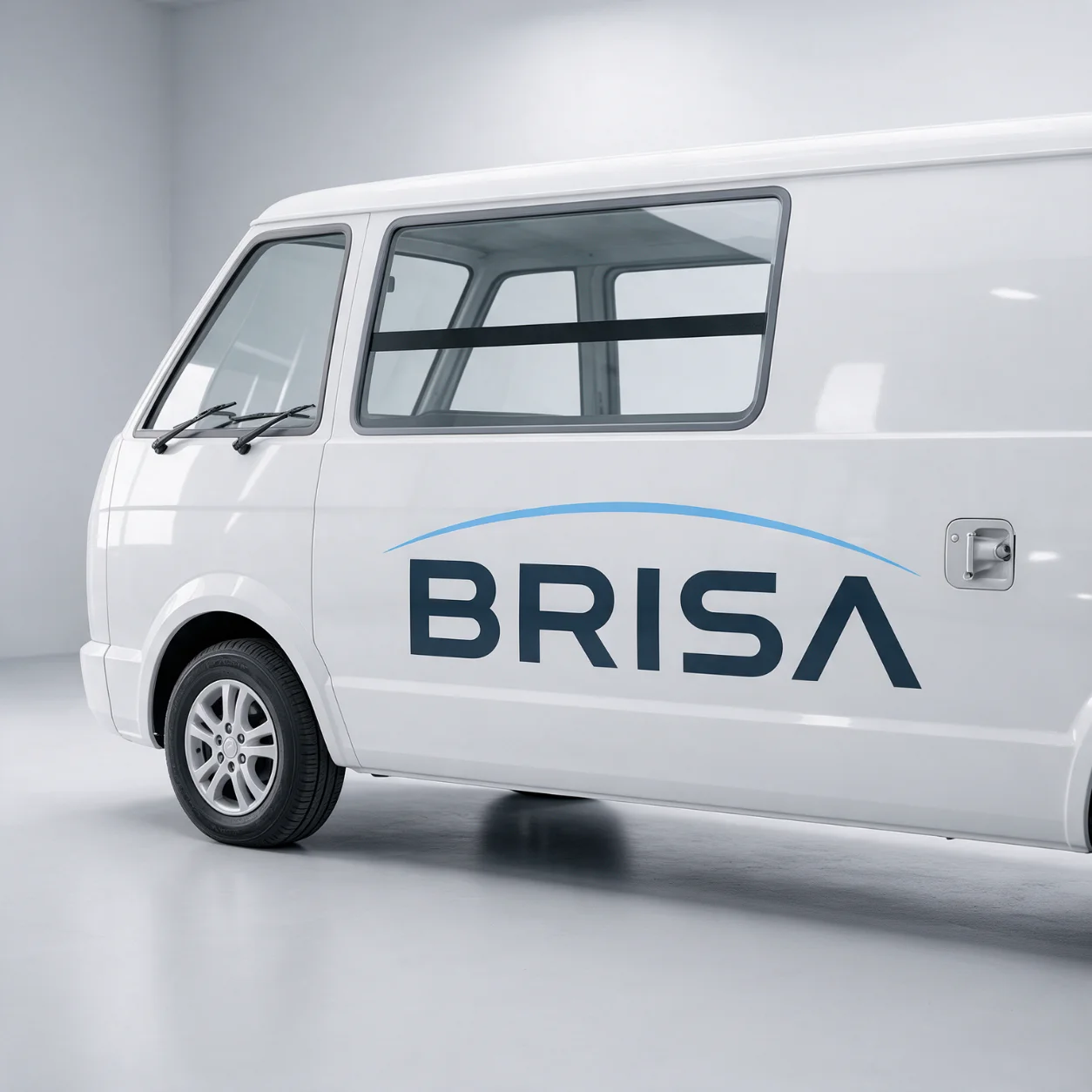 Carrinha de uma empresa de climatização com o logótipo
