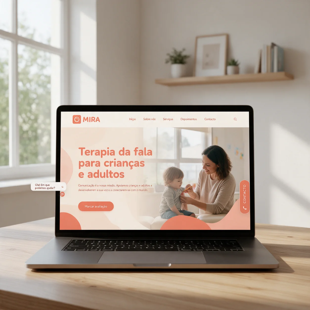 Portátil com o site de uma clínica de terapia da fala
