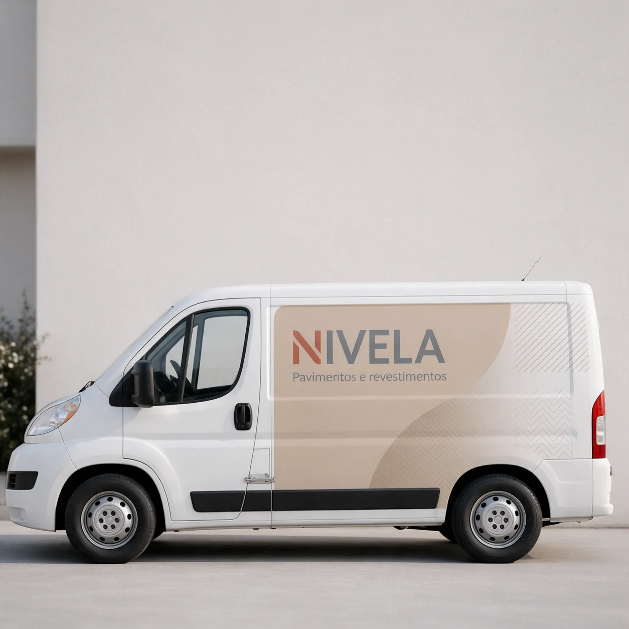 Carrinha de uma empresa de pavimentos com o logótipo