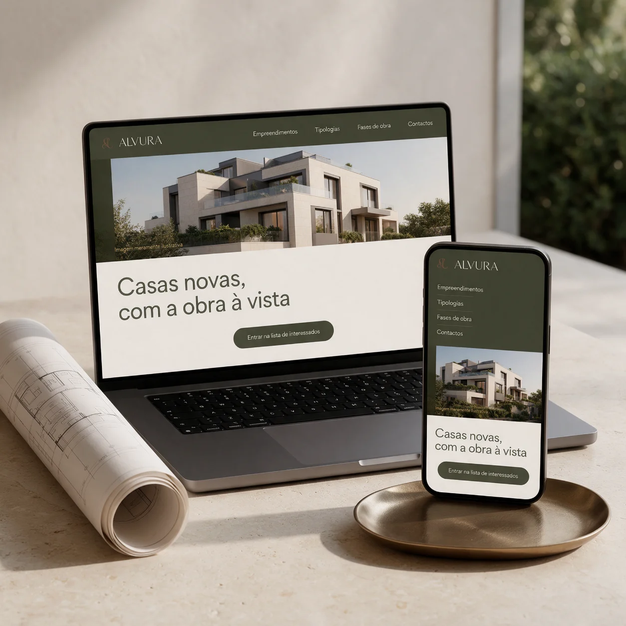 Portátil com o site de um empreendimento de um promotor imobiliário