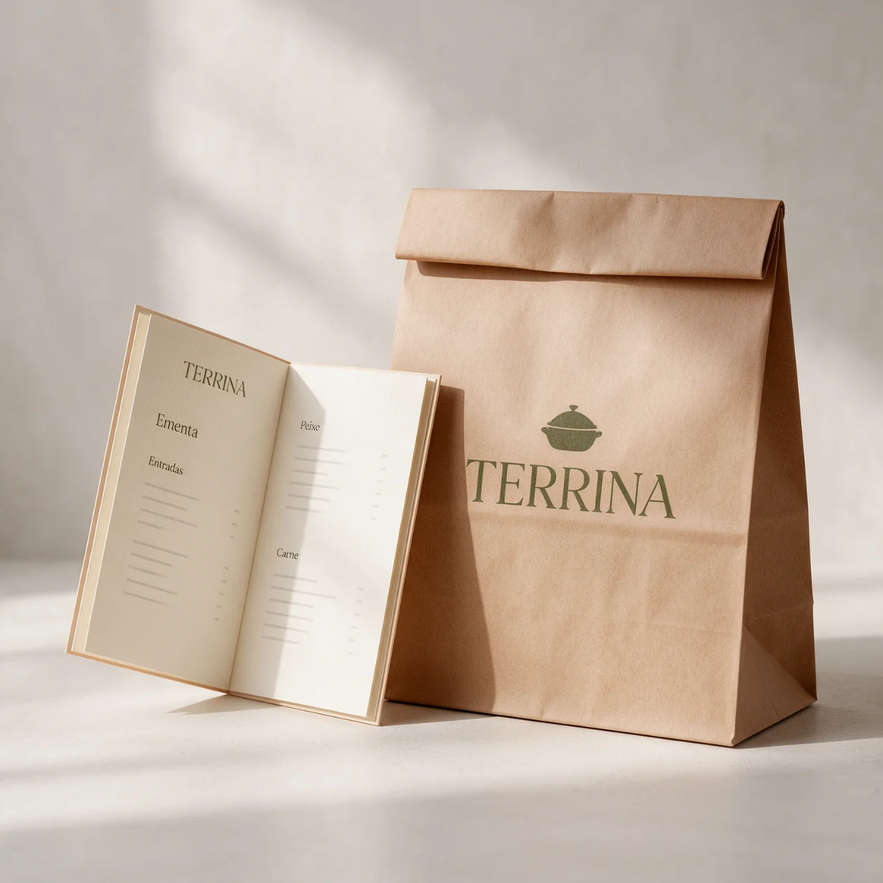 Saco para levar e ementa com o logótipo de um restaurante